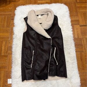 Sleeveless Faux Shearling Vest - Black with Cream Lining